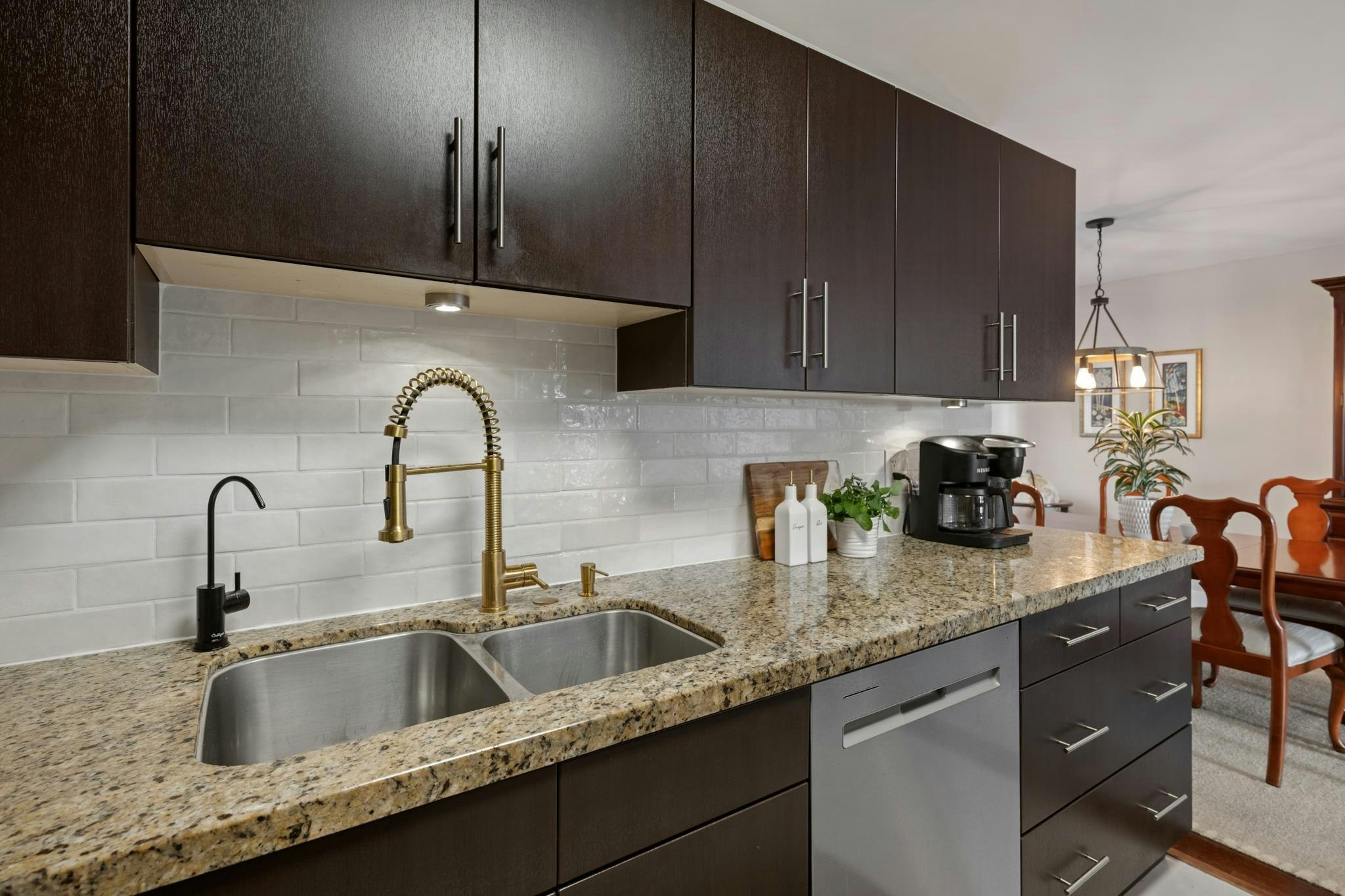 204-15070 Prospect Avenue, Surrey, BC, V4B 2B7 - 16