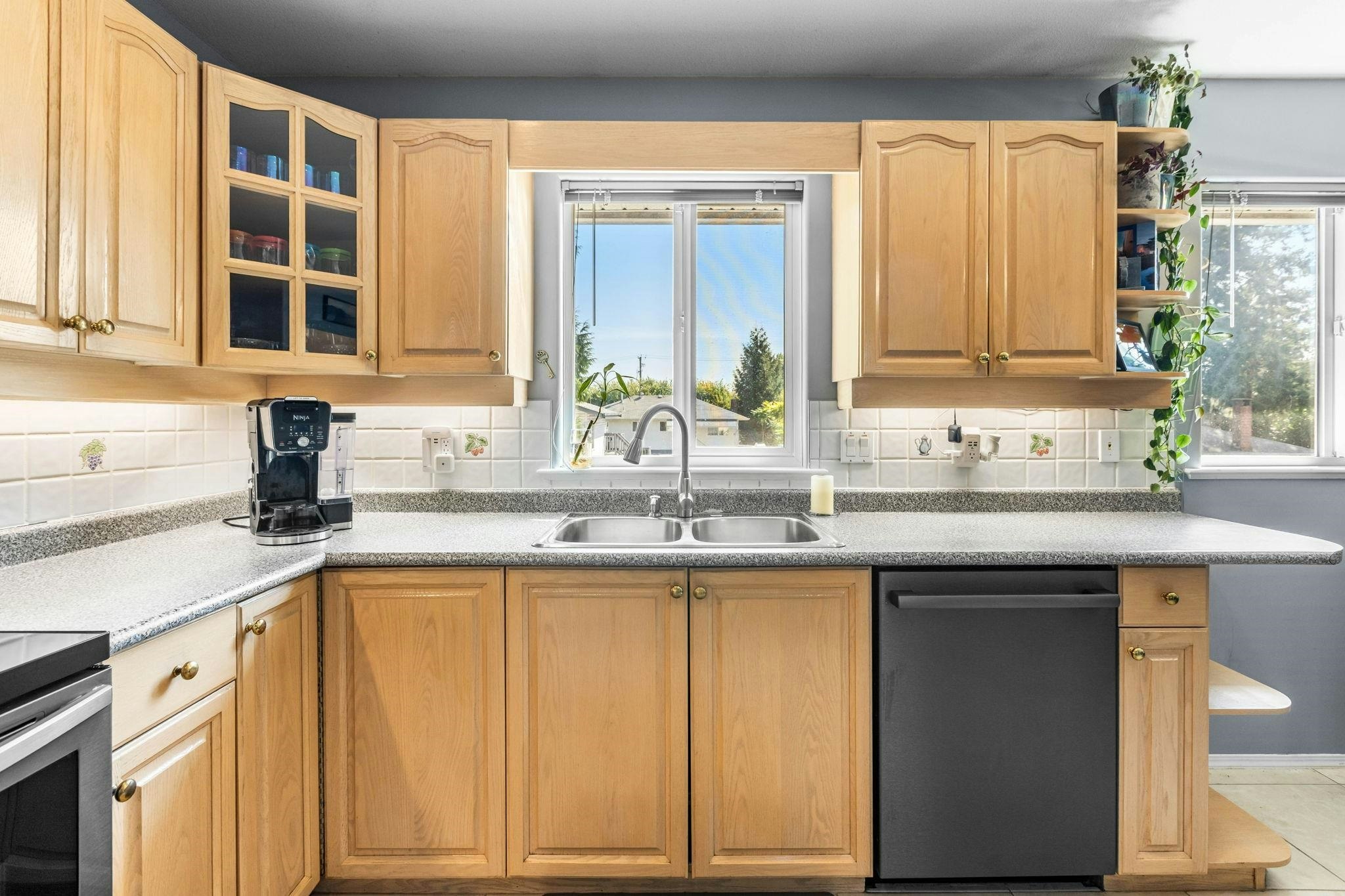 1728 Pekrul Place, Port Coquitlam, BC, V3C 6A7 - 11