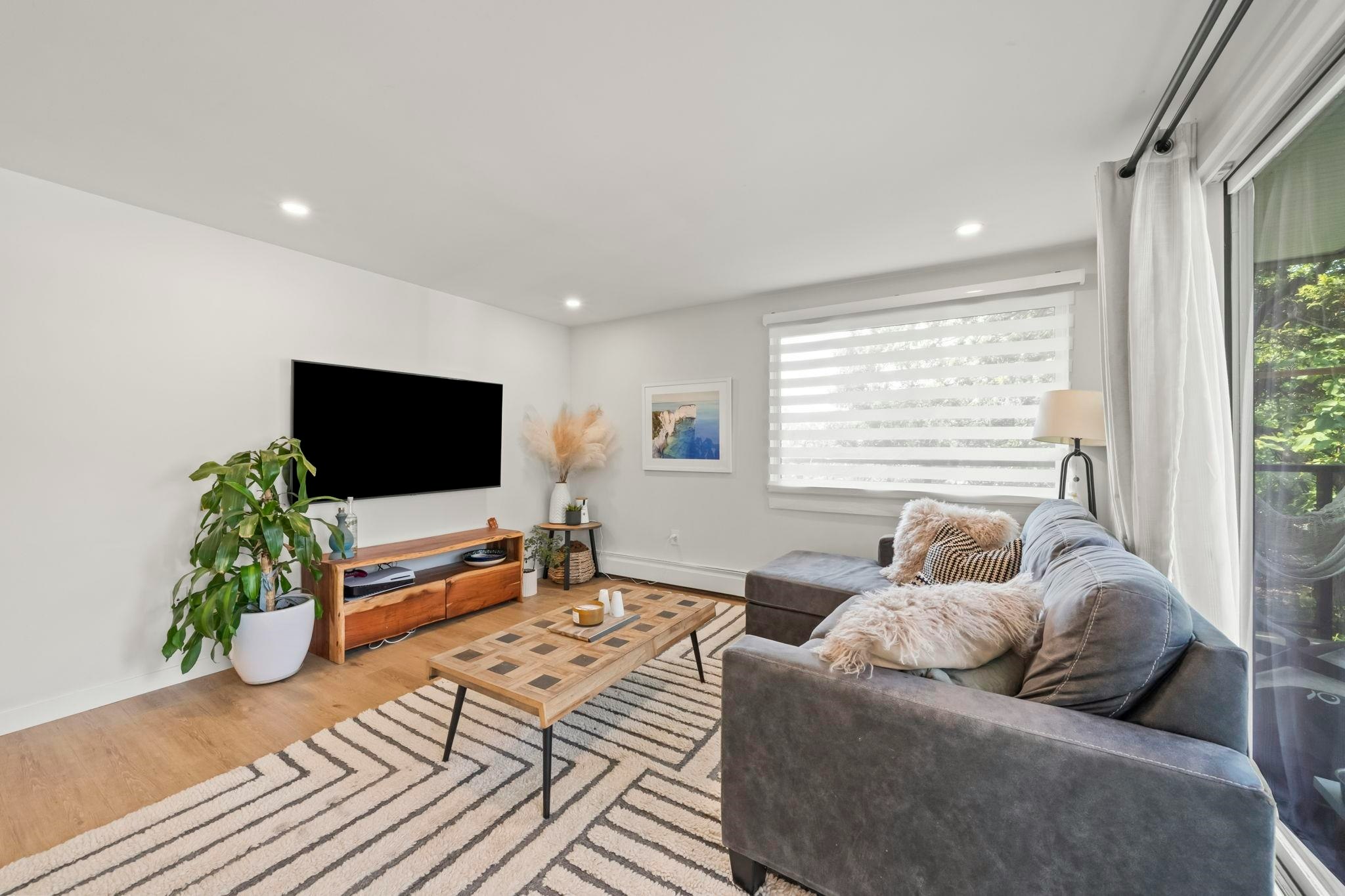 206-327 W 2nd Street, North Vancouver, BC, V7M 1E2 - 9