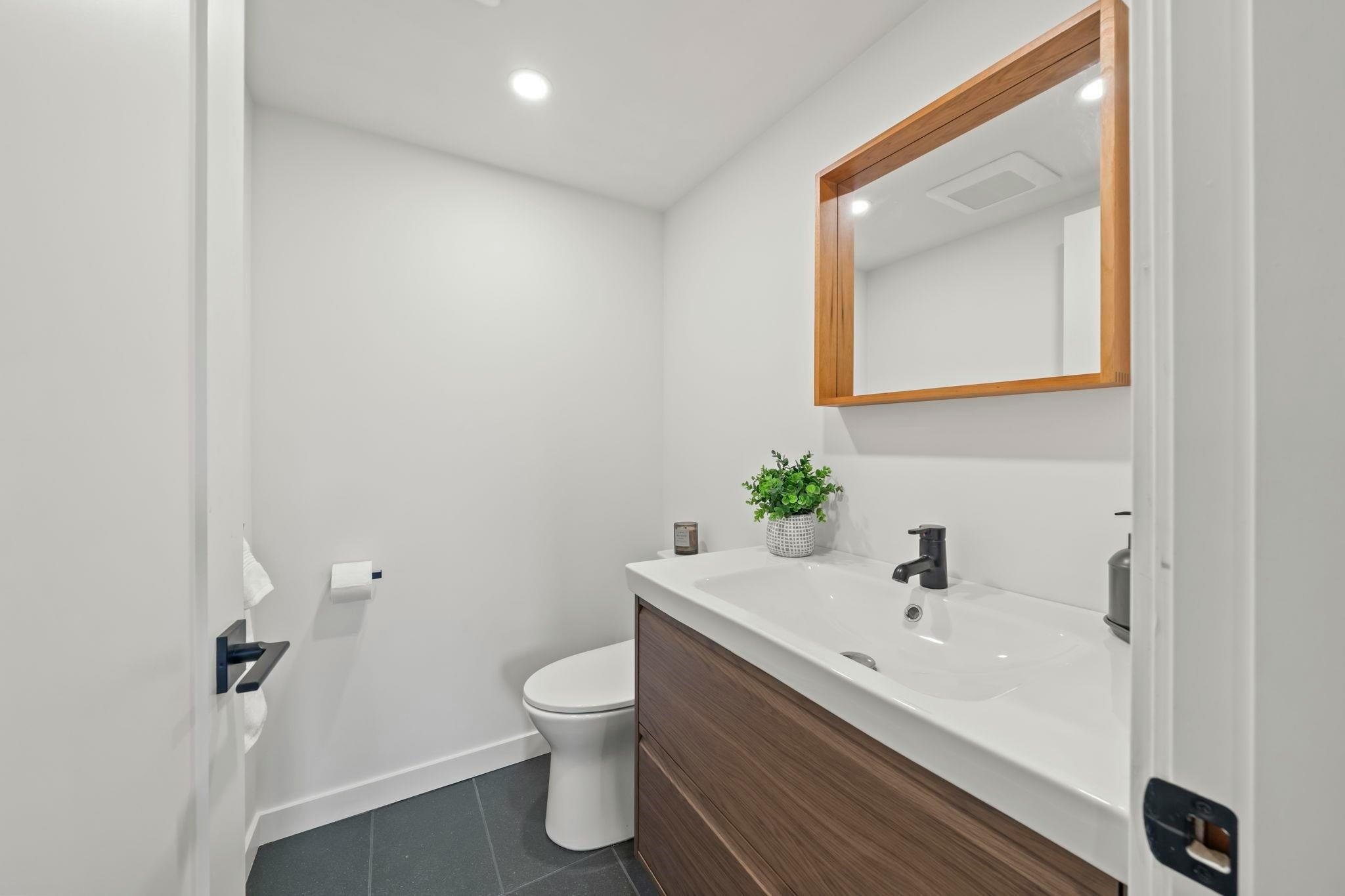 206-327 W 2nd Street, North Vancouver, BC, V7M 1E2 - 12