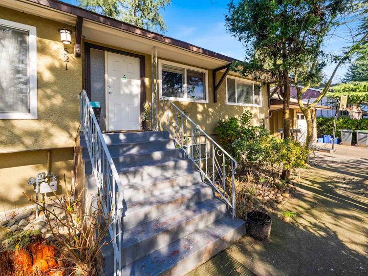 521 Brookmere Avenue, Coquitlam, BC, V3J 1W8