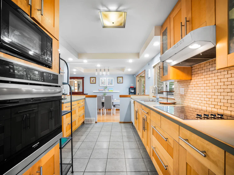 521 Brookmere Avenue, Coquitlam, BC, V3J 1W8 - 9