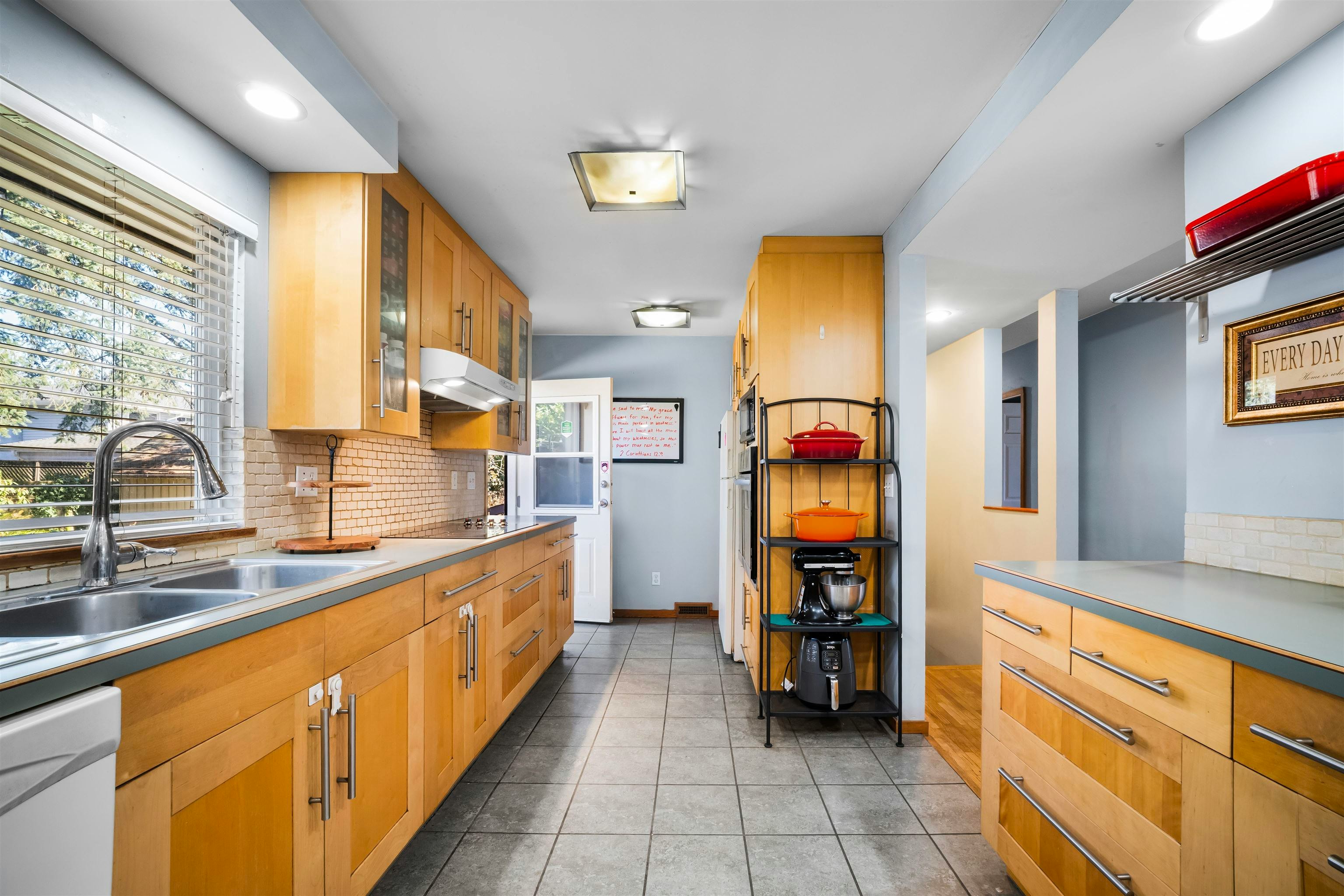 521 Brookmere Avenue, Coquitlam, BC, V3J 1W8 - 8