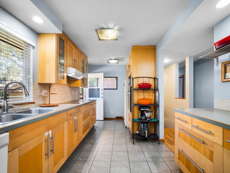 521 Brookmere Avenue, Coquitlam, BC, V3J 1W8 - 8
