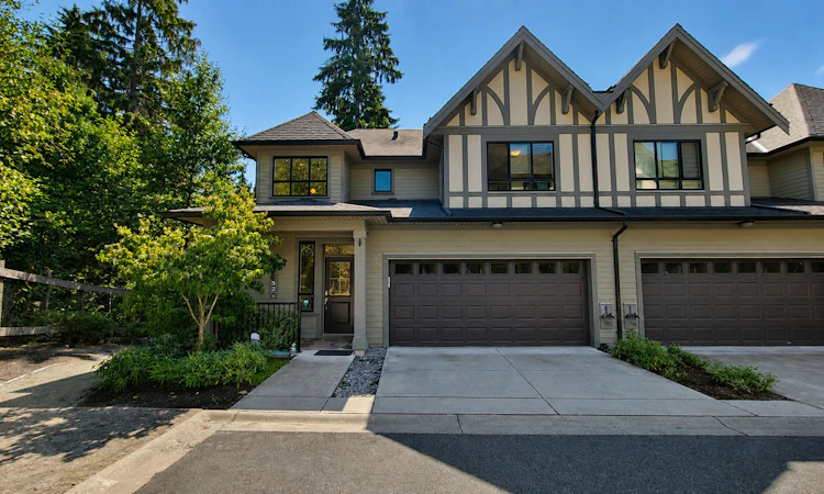 152-3500 Burke Village Promenade
