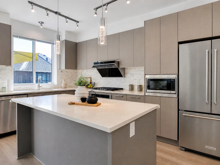 152-3500 Burke Village Promenade, Coquitlam, BC, V3E 0N2 - 11