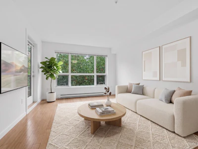 301-3575 Euclid Avenue Avenue - 3