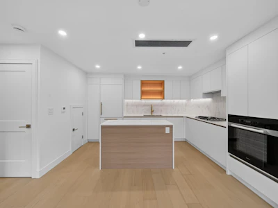 208-918 W 32nd Avenue - 4