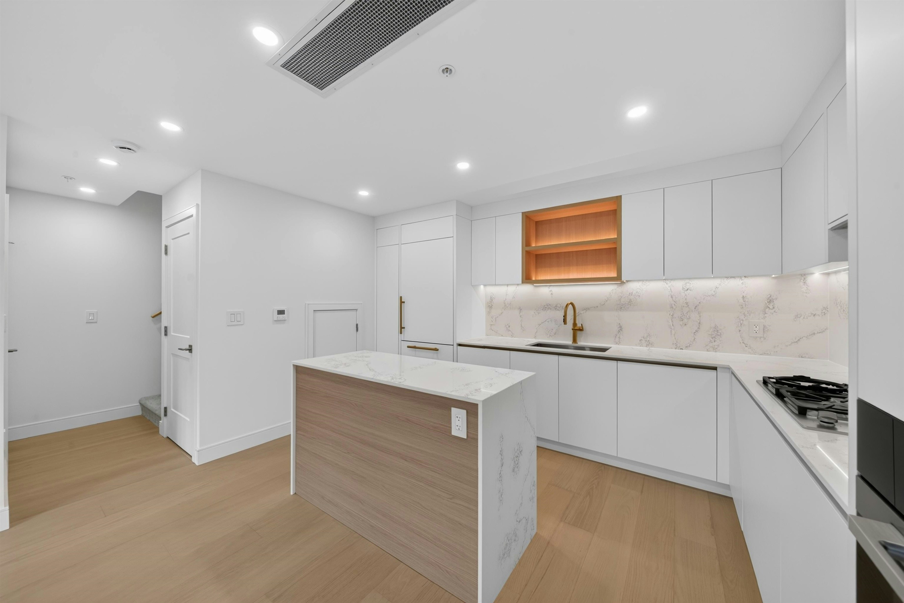 208-918 W 32nd Avenue, Vancouver, BC, V5Z 0L3 - 5