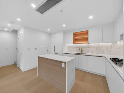 208-918 W 32nd Avenue - 5