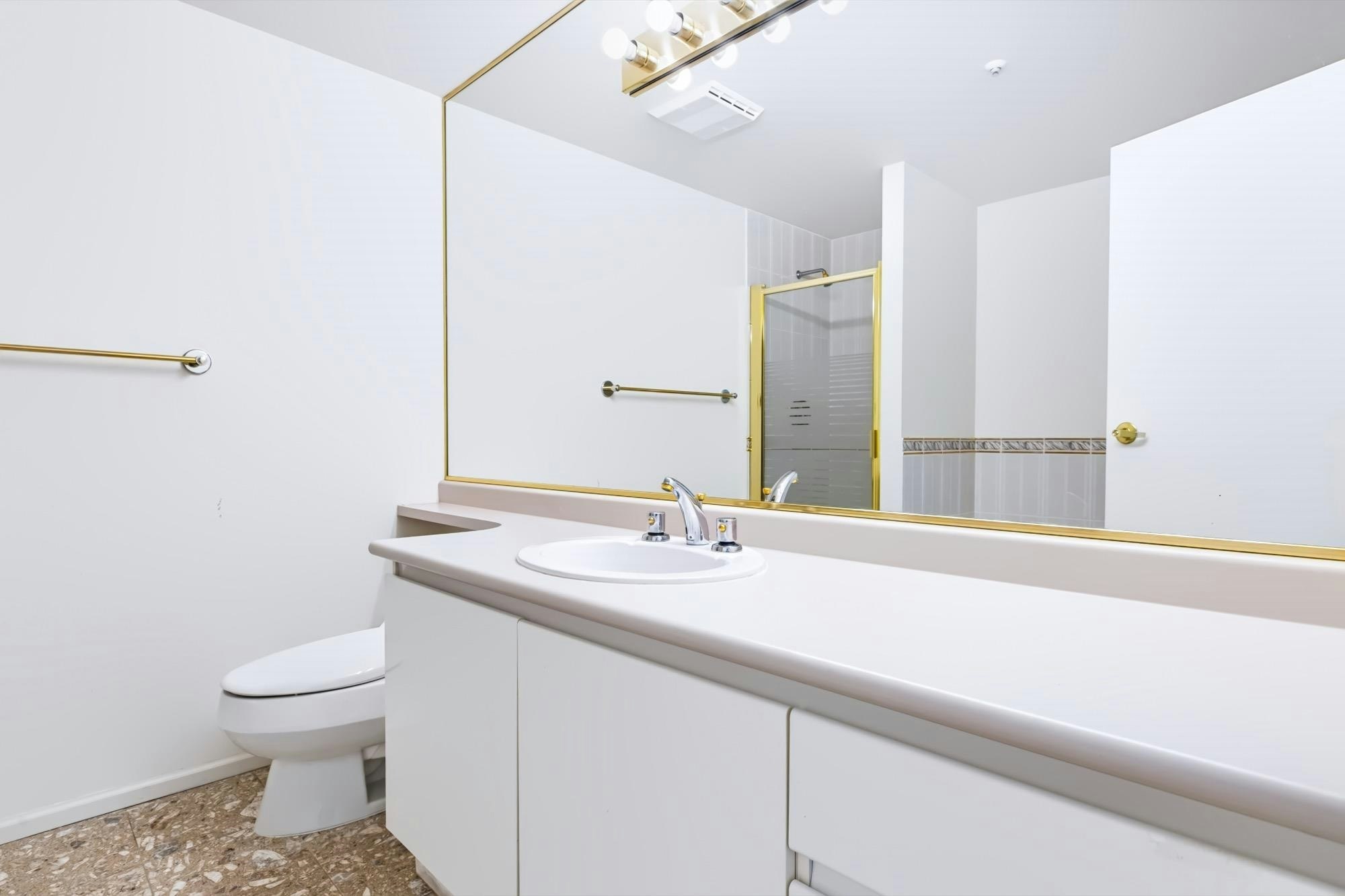PH1-2438 Heather Street, Vancouver, BC, V5Z 3H9 - 16