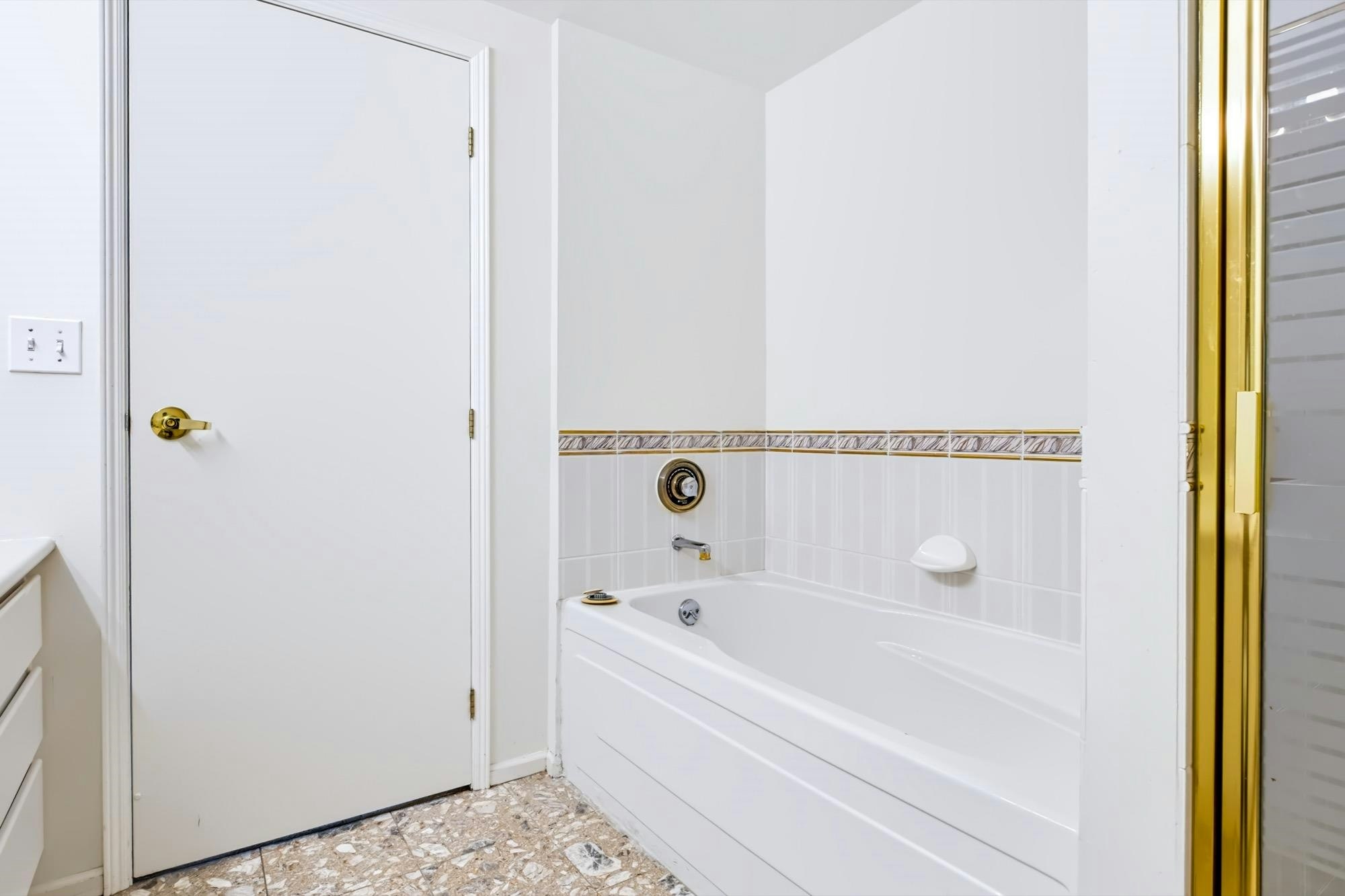 PH1-2438 Heather Street, Vancouver, BC, V5Z 3H9 - 17