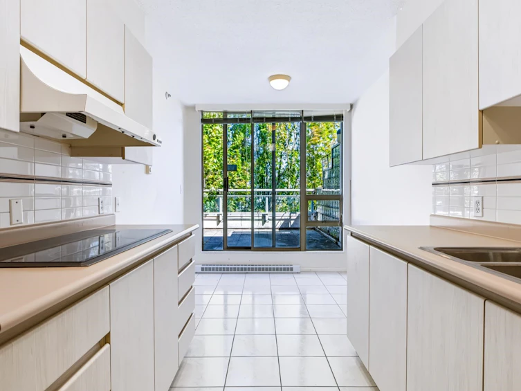 PH1-2438 Heather Street, Vancouver, BC, V5Z 3H9 - 11