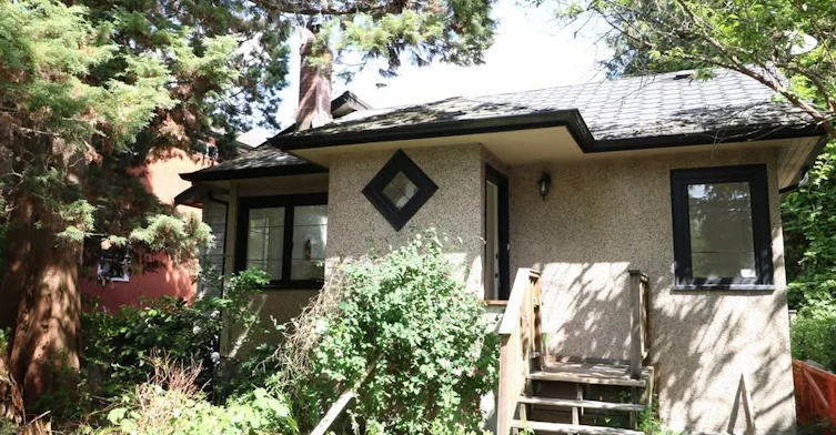 4631 W 14th Ave, Vancouver, BC, V6R 2Y7