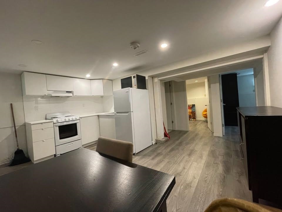 4631 W 14th Ave, Vancouver, BC, V6R 2Y7 - 3