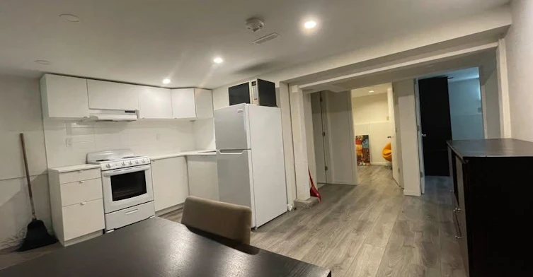 4631 W 14th Ave, Vancouver, BC, V6R 2Y7 - 3