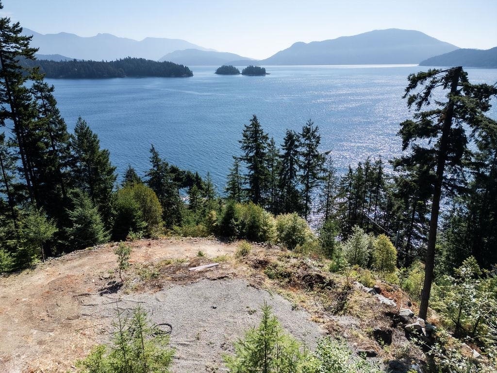1573 Smith Road, Bowen Island, BC, V0N 1V6