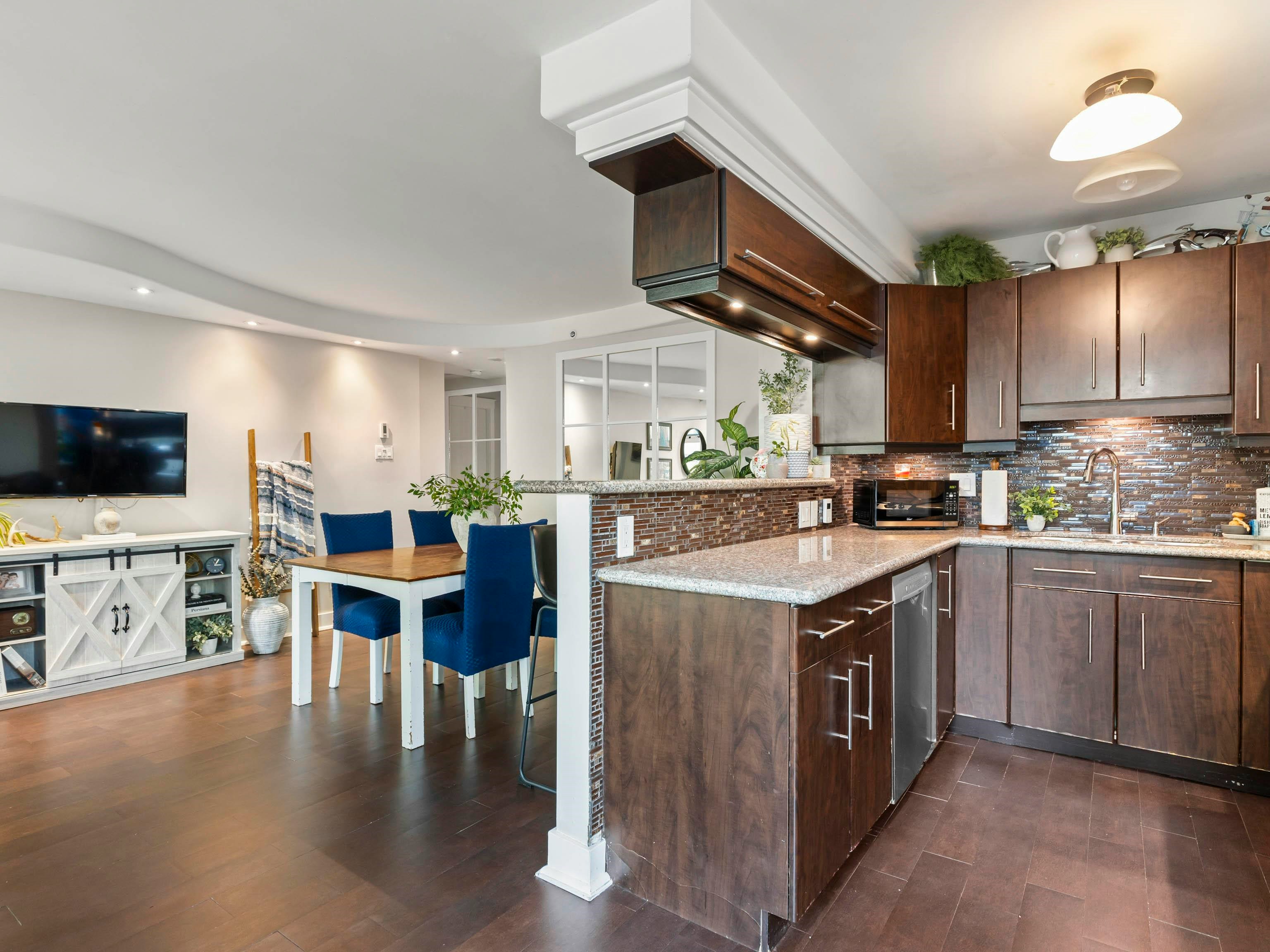 102-2528 E Broadway, Vancouver, BC, V5M 4V2 - 17