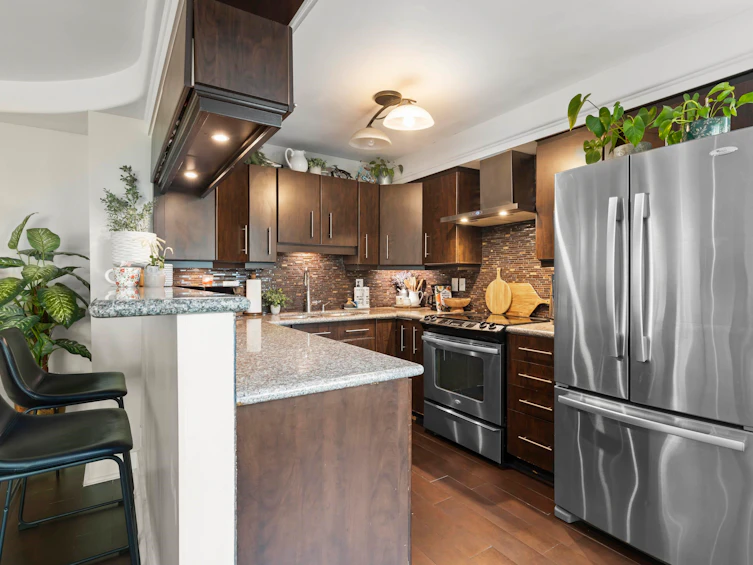 102-2528 E Broadway, Vancouver, BC, V5M 4V2 - 13