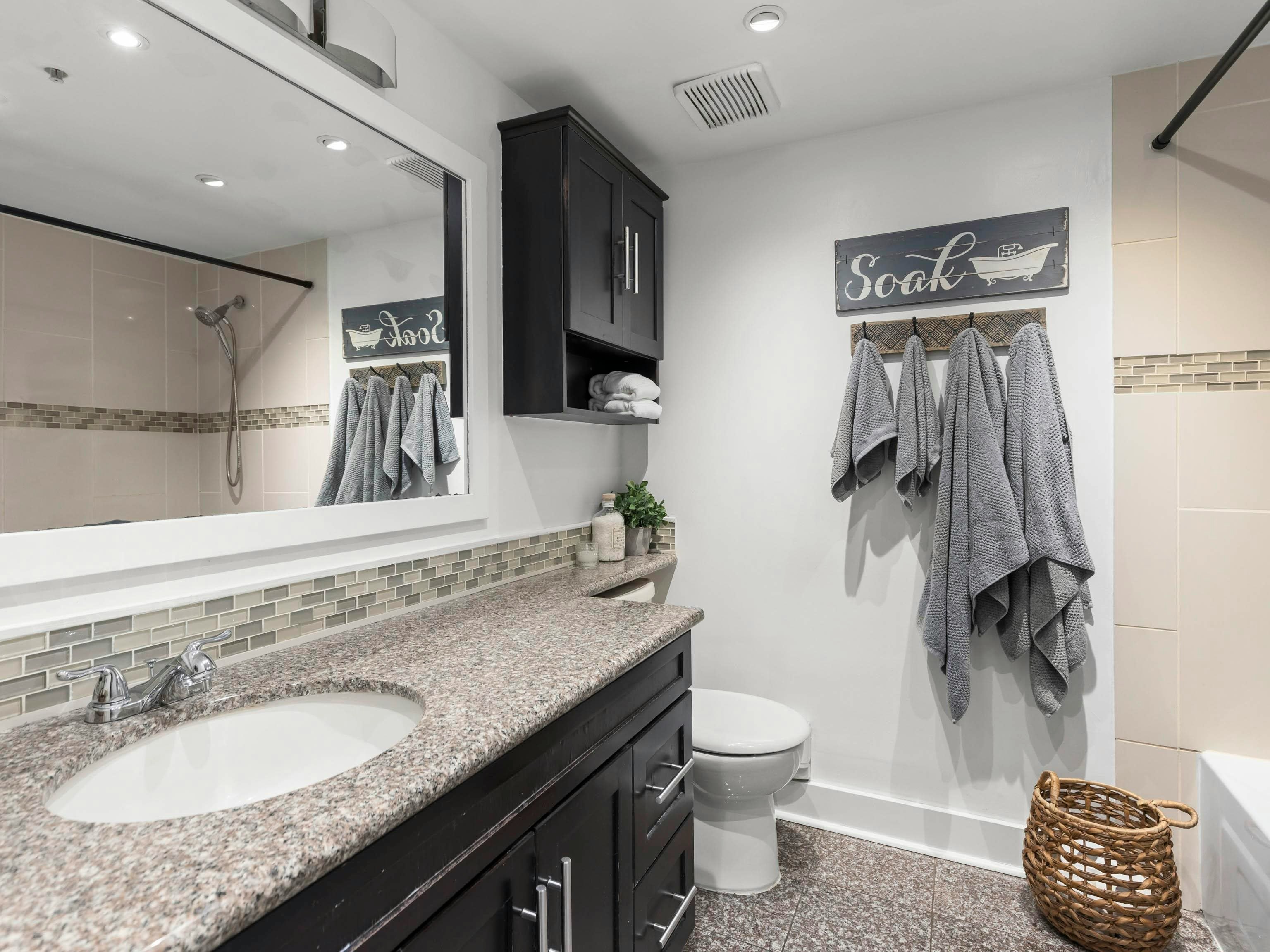 102-2528 E Broadway, Vancouver, BC, V5M 4V2 - 26