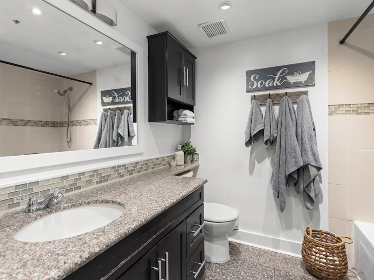 102-2528 E Broadway, Vancouver, BC, V5M 4V2 - 26