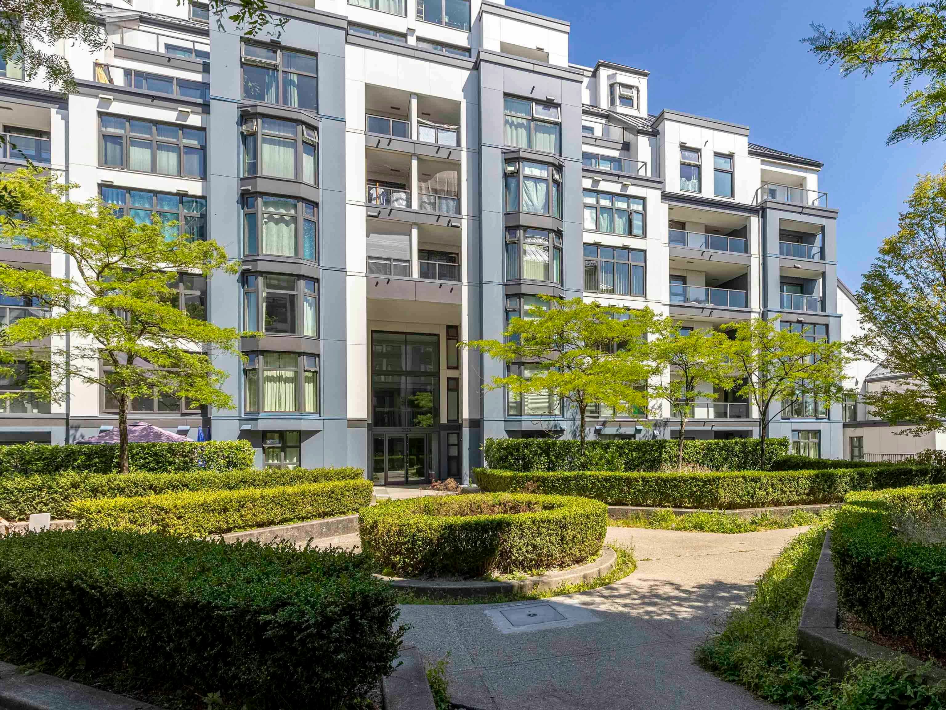 102-2528 E Broadway, Vancouver, BC, V5M 4V2