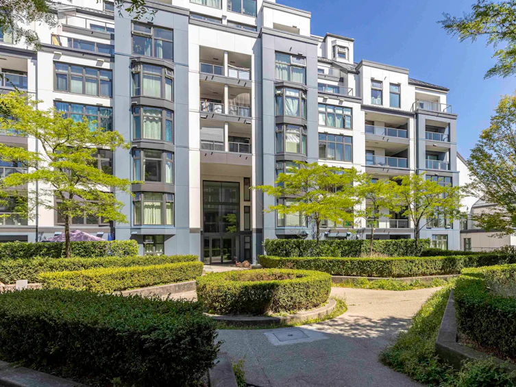 102-2528 E Broadway, Vancouver, BC, V5M 4V2