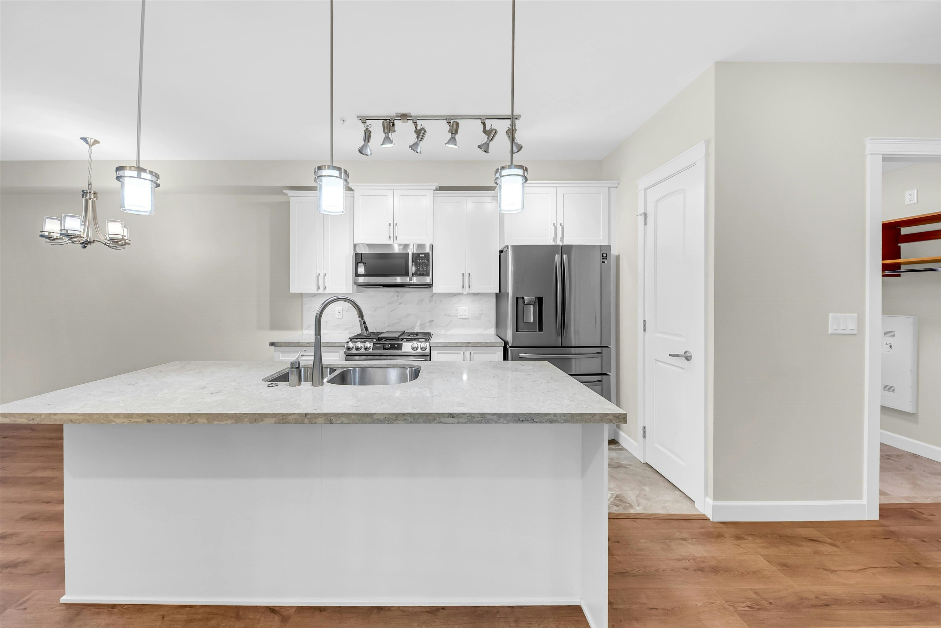 201-20328 86 Avenue - 2