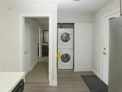 403-2408 E Broadway - 2