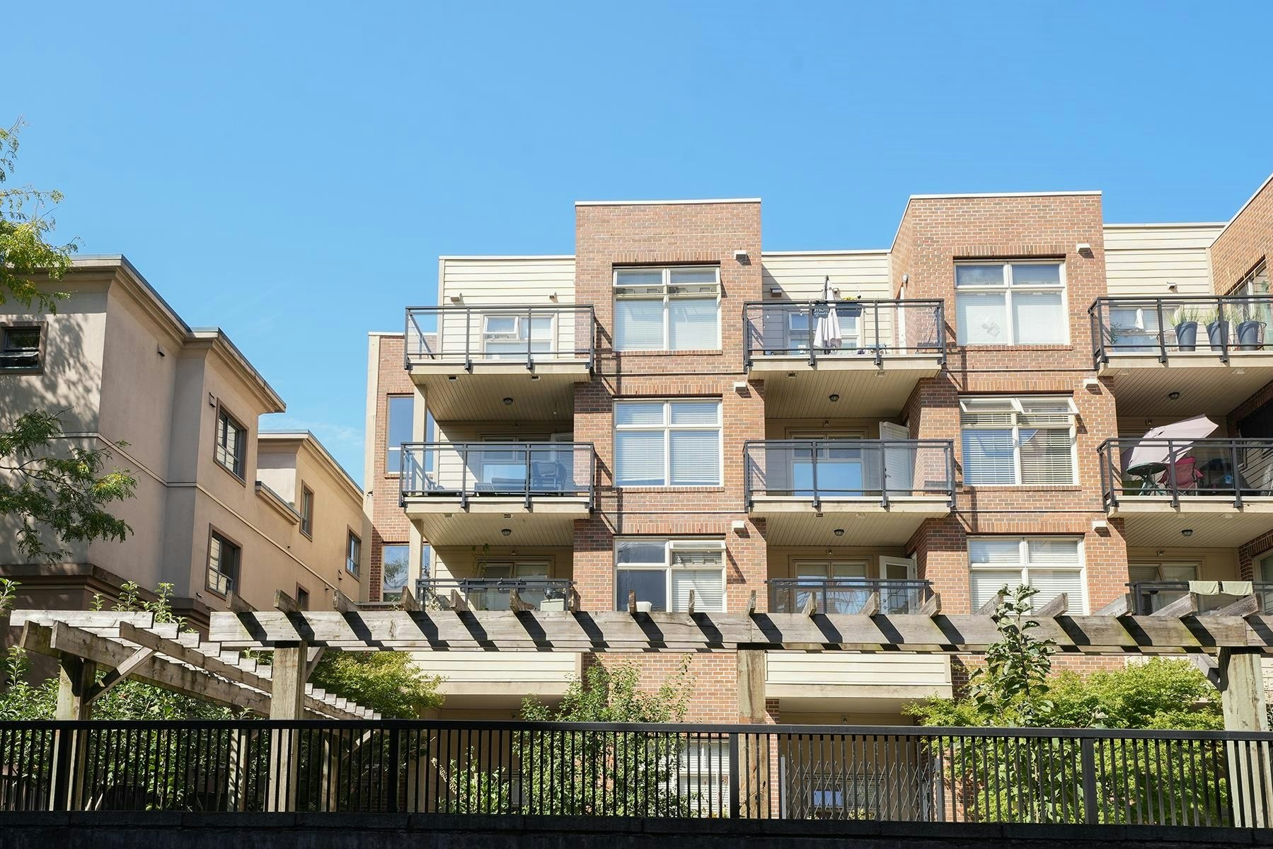 403-2408 E Broadway, Vancouver, BC, V5M 4T9 - 15