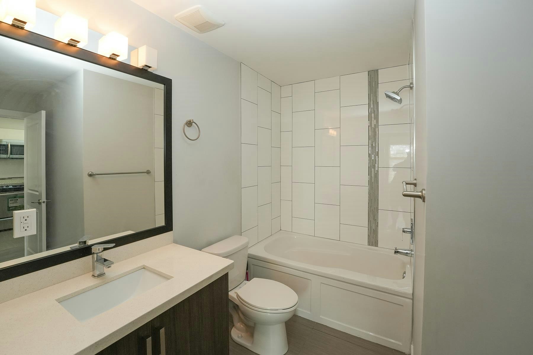 403-2408 E Broadway, Vancouver, BC, V5M 4T9 - 6