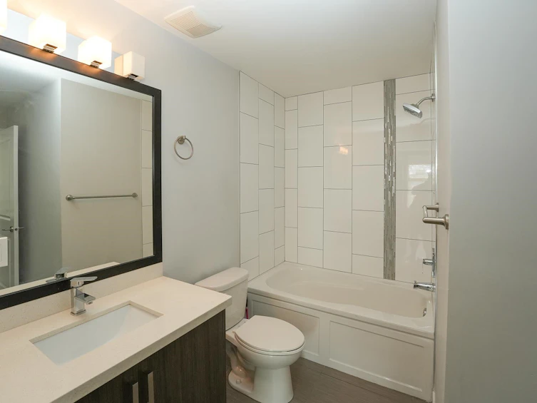 403-2408 E Broadway, Vancouver, BC, V5M 4T9 - 6