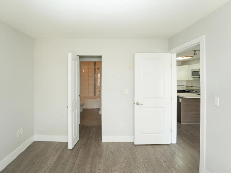 403-2408 E Broadway, Vancouver, BC, V5M 4T9 - 7