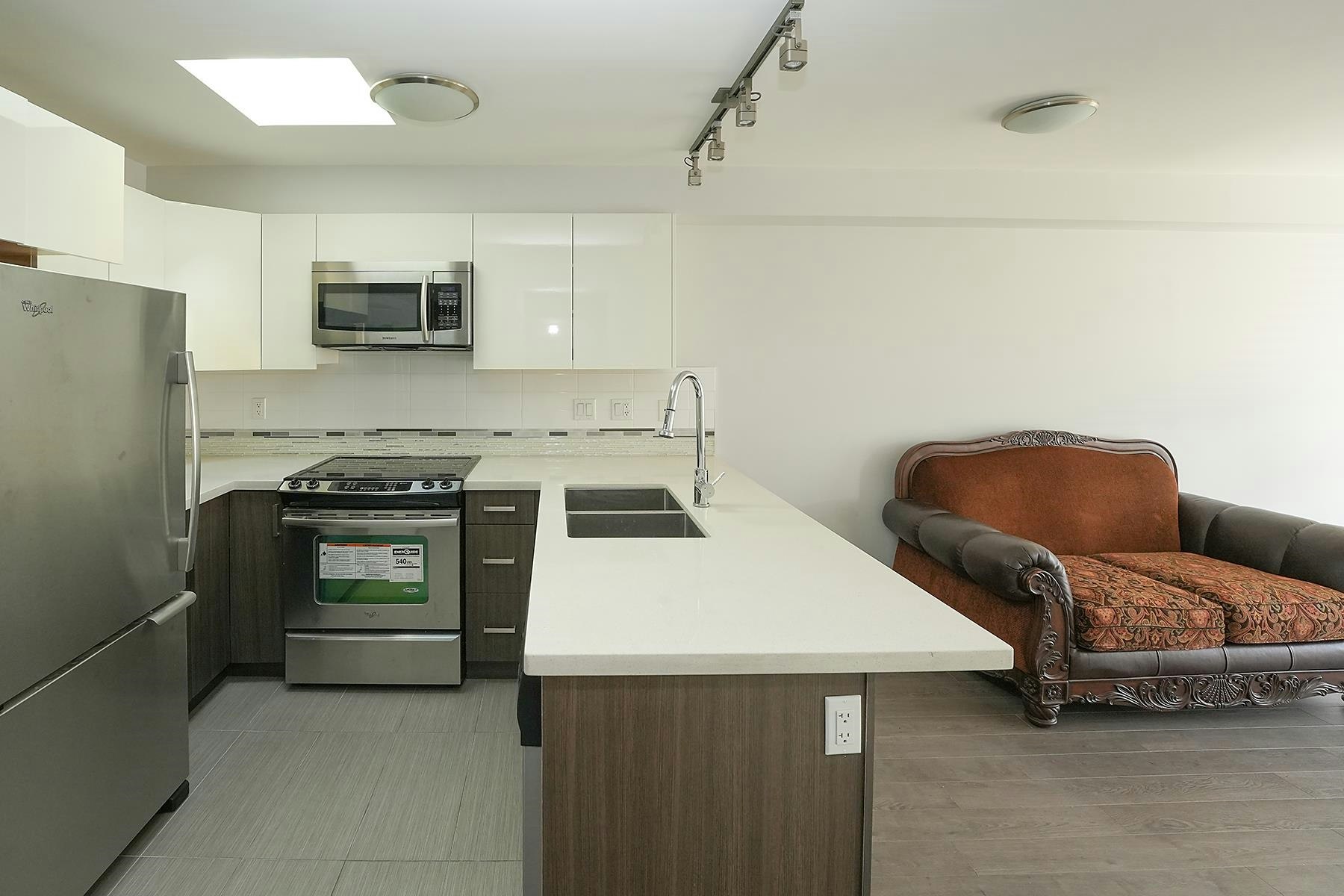 403-2408 E Broadway - 3