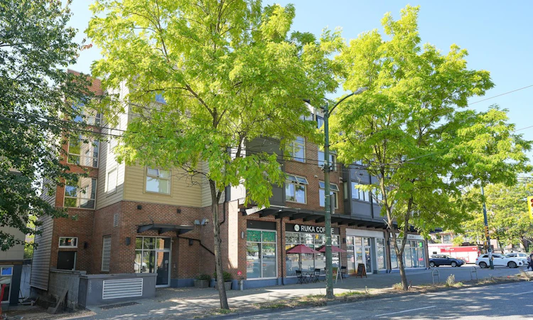 403-2408 E Broadway