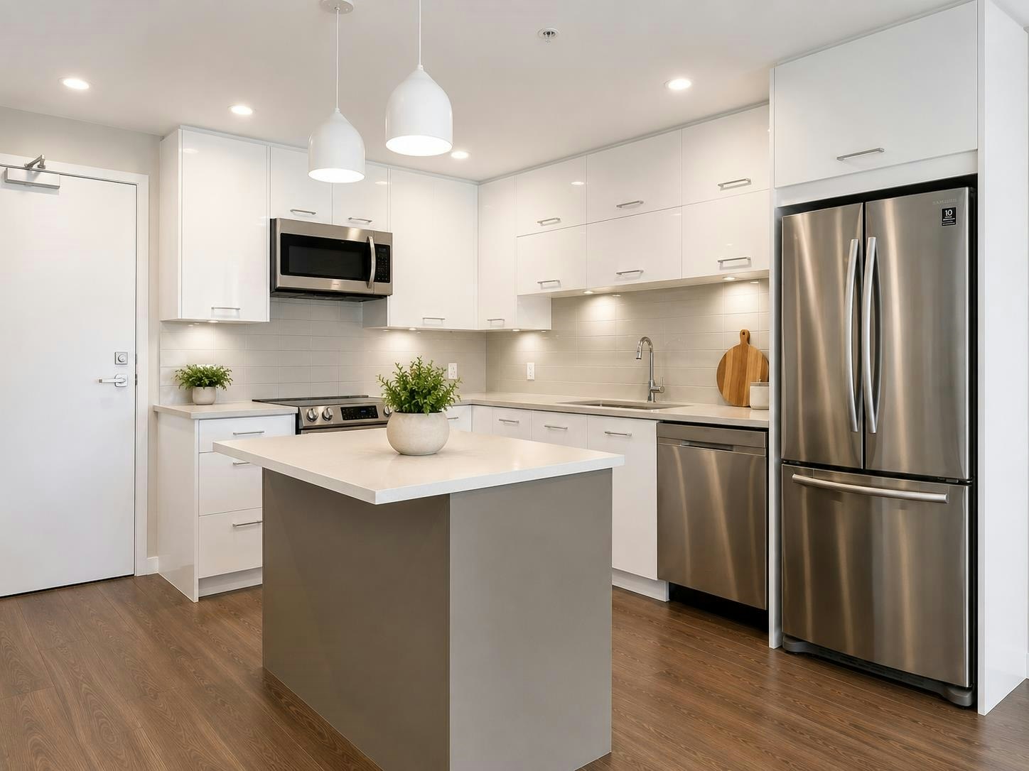 512-38033 Second Avenue - 3
