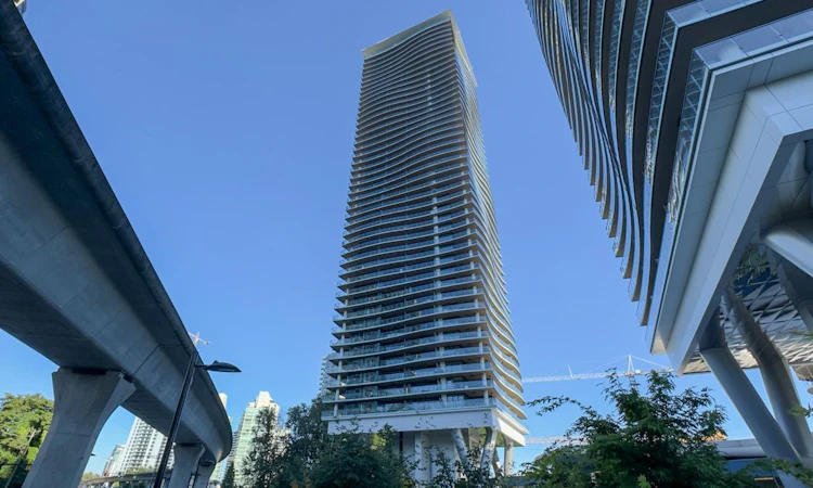 1702-4890 Lougheed Highway