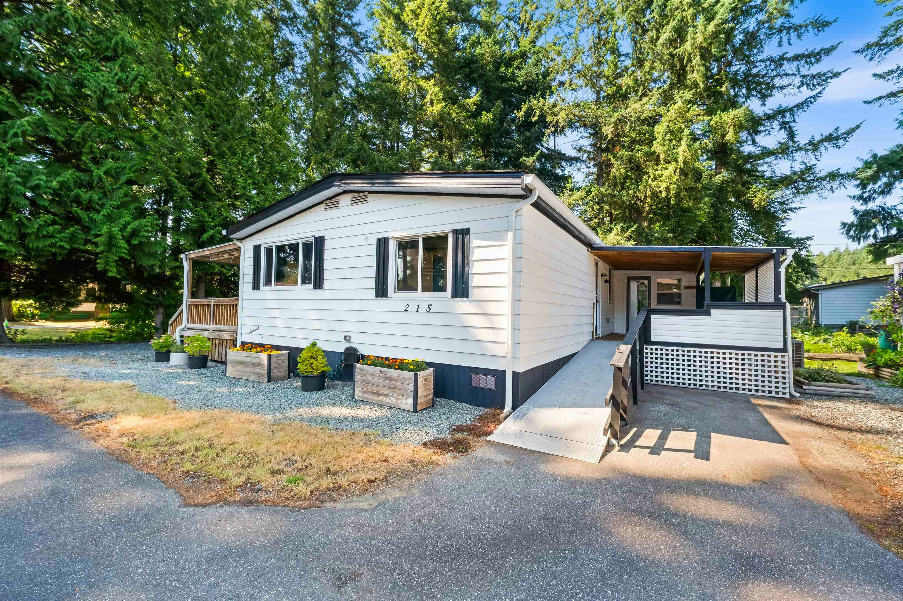 215-20071 24 Avenue, Langley, BC, V2Z 2A1 - 2