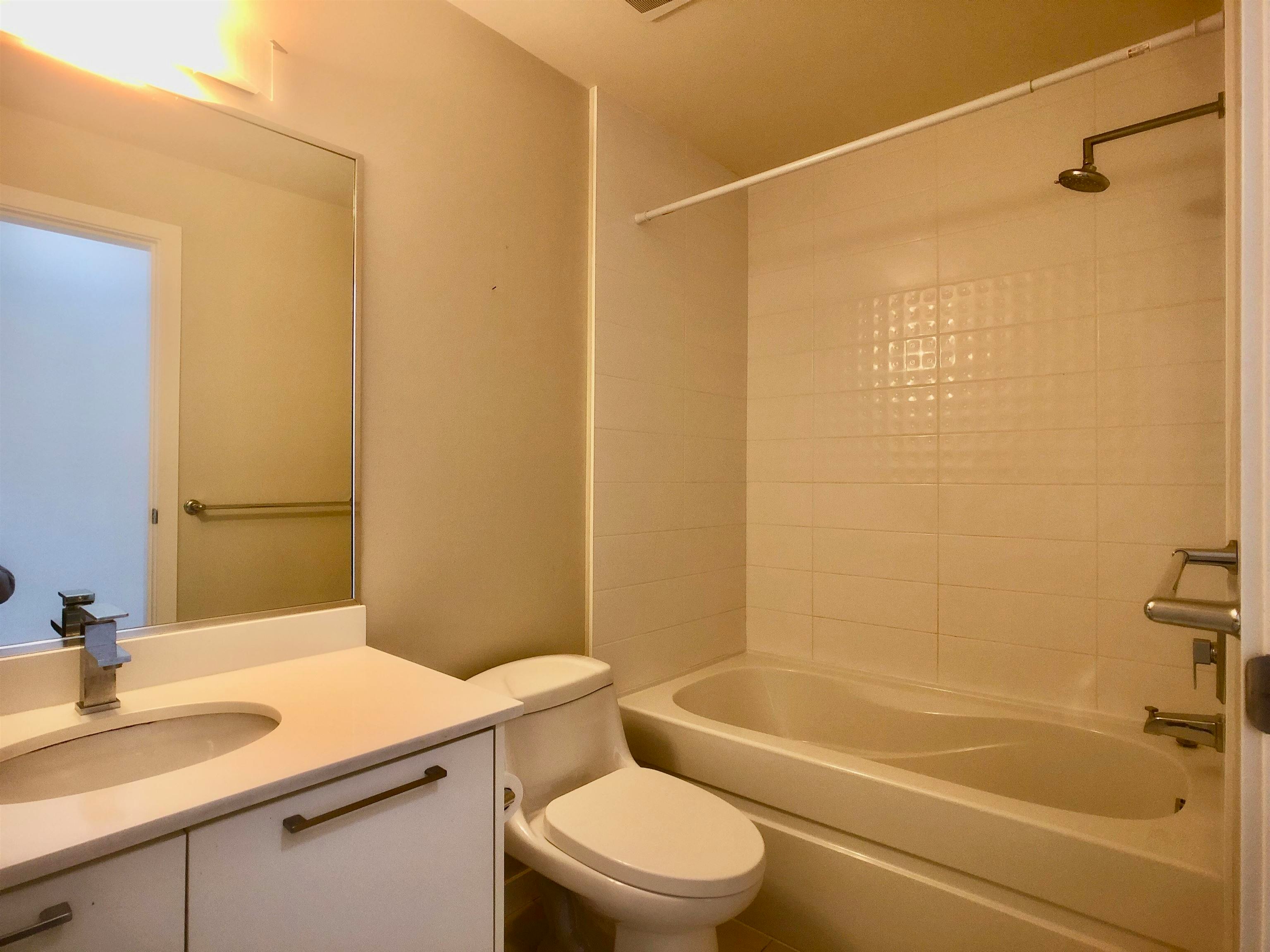 203-5248 Grimmer Street, Burnaby, BC, V5H 0E1 - 5