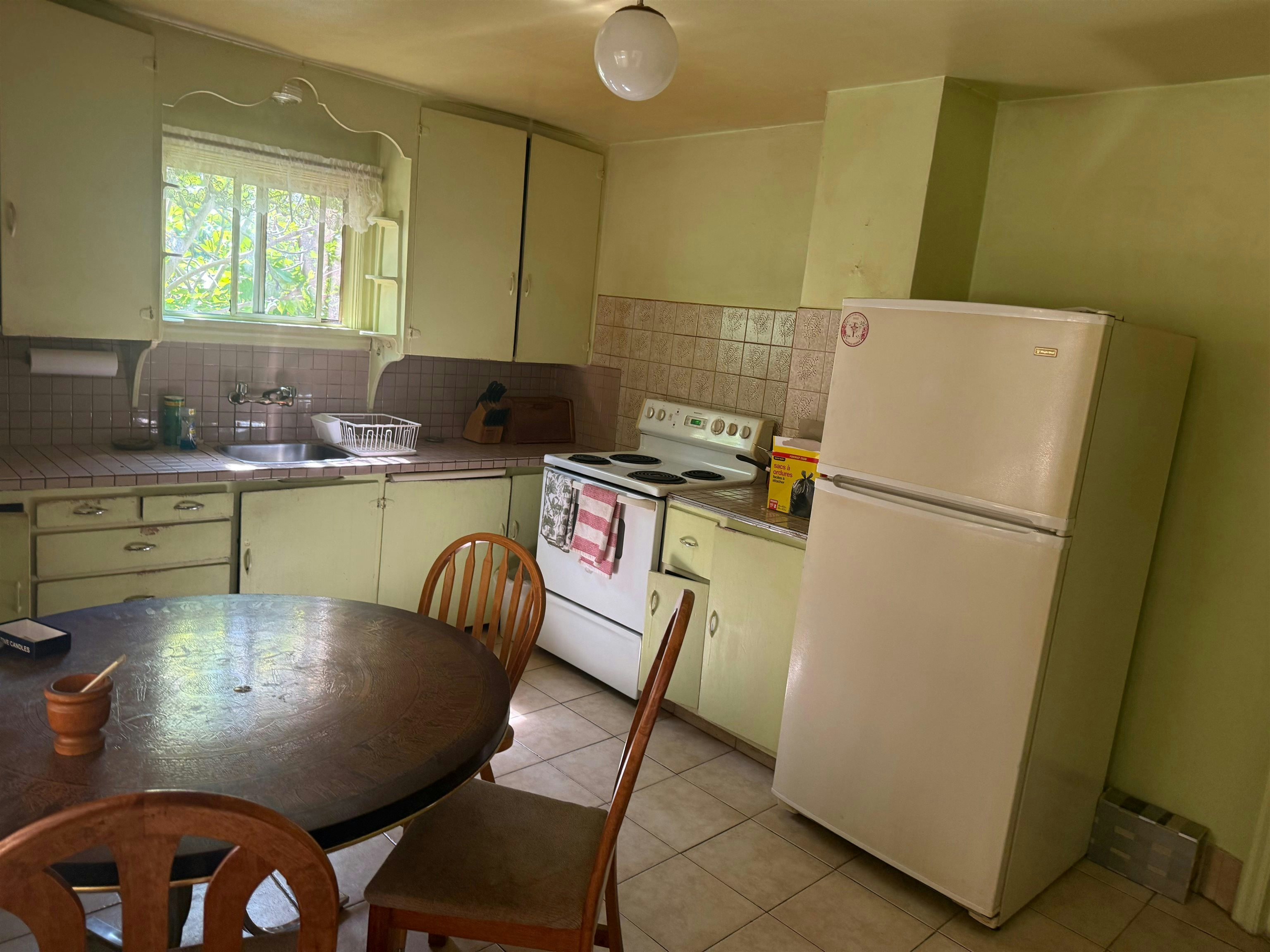 4910 Willingdon Avenue - 4