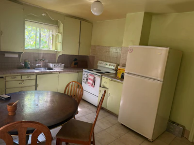 4910 Willingdon Avenue - 4