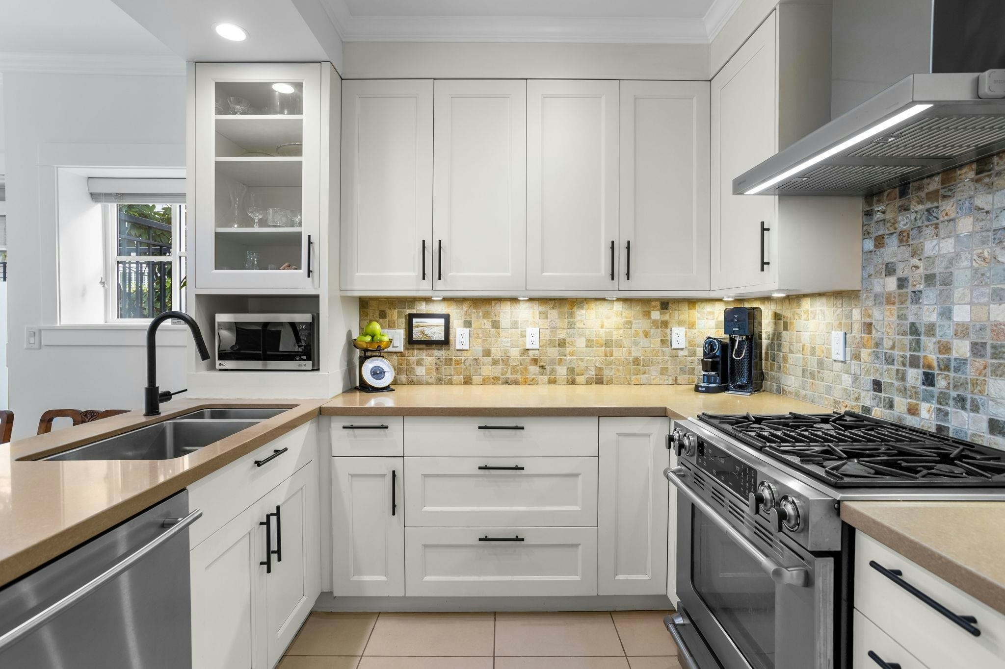 158 W 14th Avenue, Vancouver, BC, V5Y 1W9 - 13