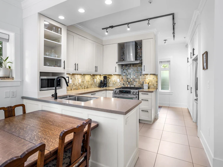 158 W 14th Avenue, Vancouver, BC, V5Y 1W9 - 11