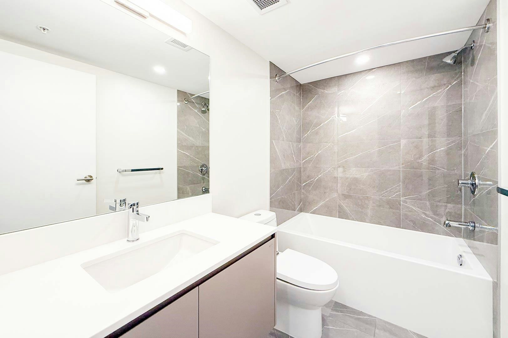 G34-2050 E 20 Avenue, Vancouver, BC, V5N 2L2 - 21