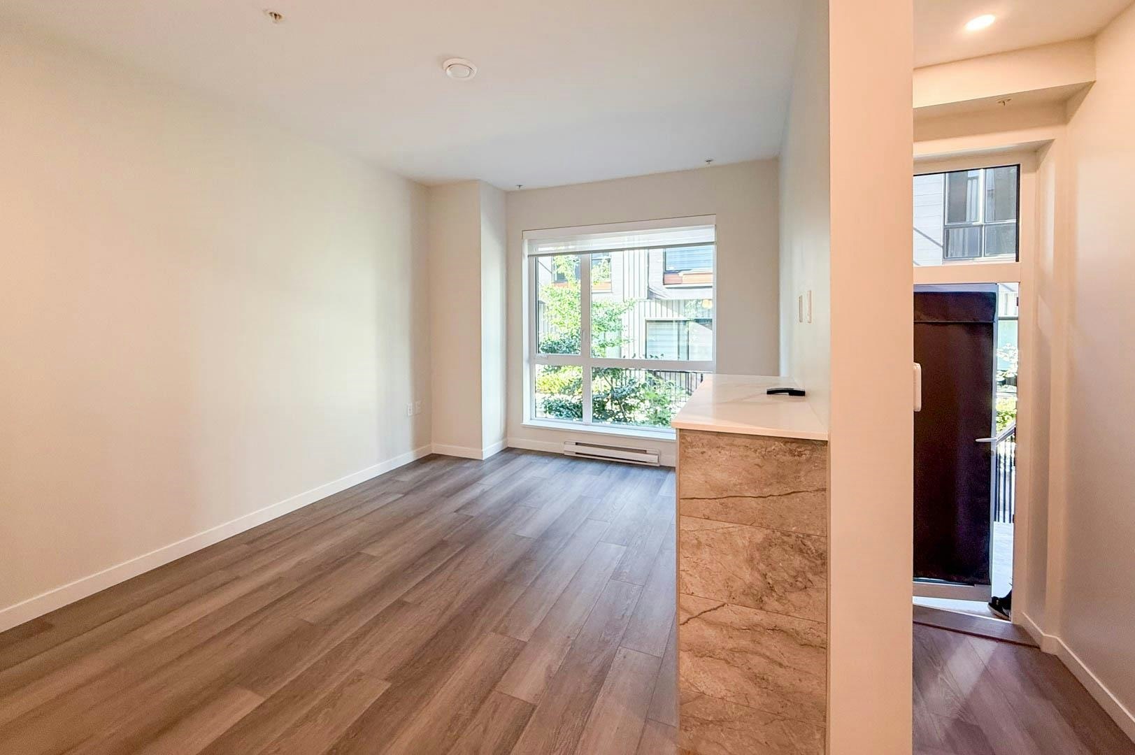 G34-2050 E 20 Avenue, Vancouver, BC, V5N 2L2 - 4