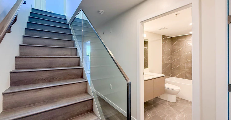 G34-2050 E 20 Avenue, Vancouver, BC, V5N 2L2 - 24