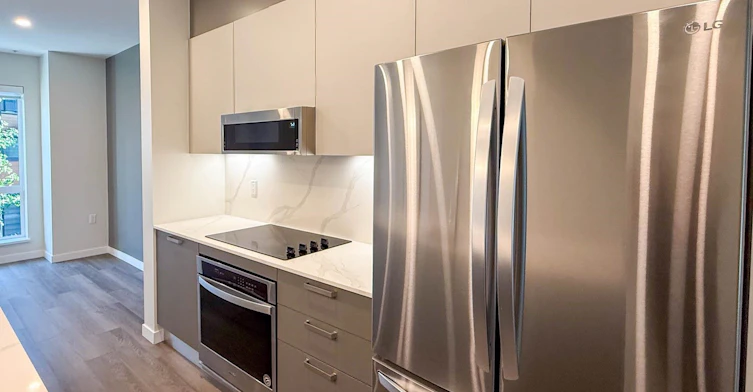G34-2050 E 20 Avenue, Vancouver, BC, V5N 2L2 - 9