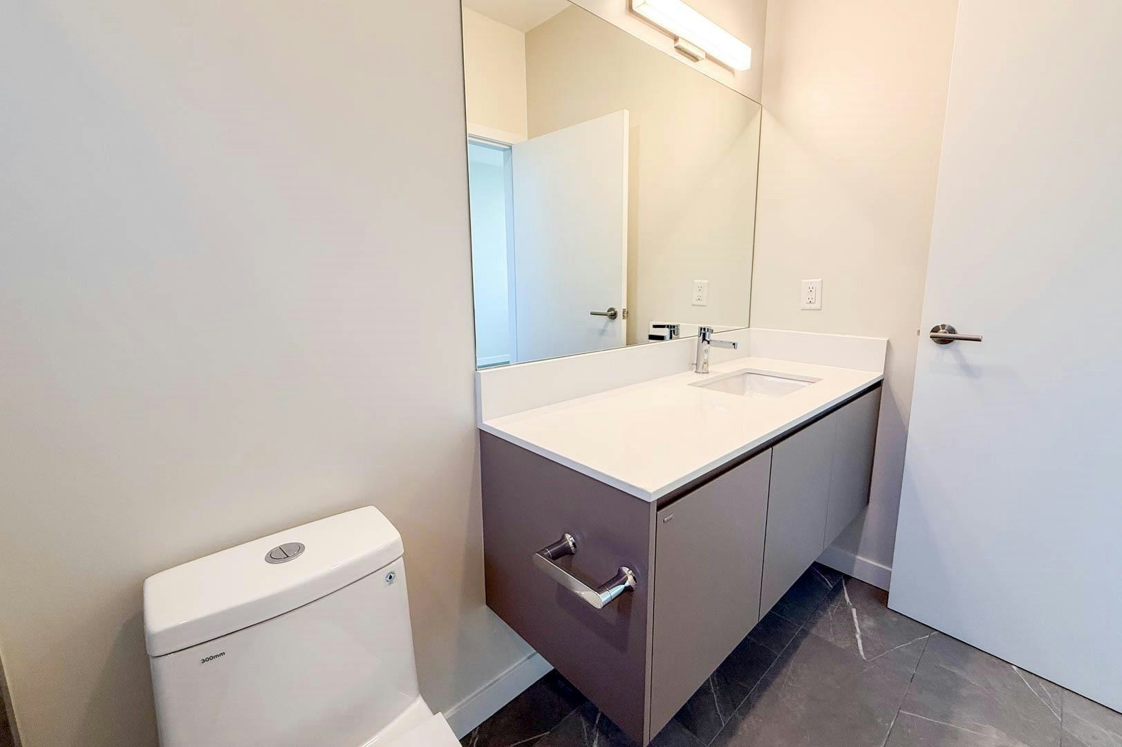G34-2050 E 20 Avenue, Vancouver, BC, V5N 2L2 - 28