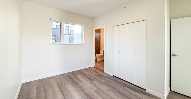 G34-2050 E 20 Avenue, Vancouver, BC, V5N 2L2 - 25