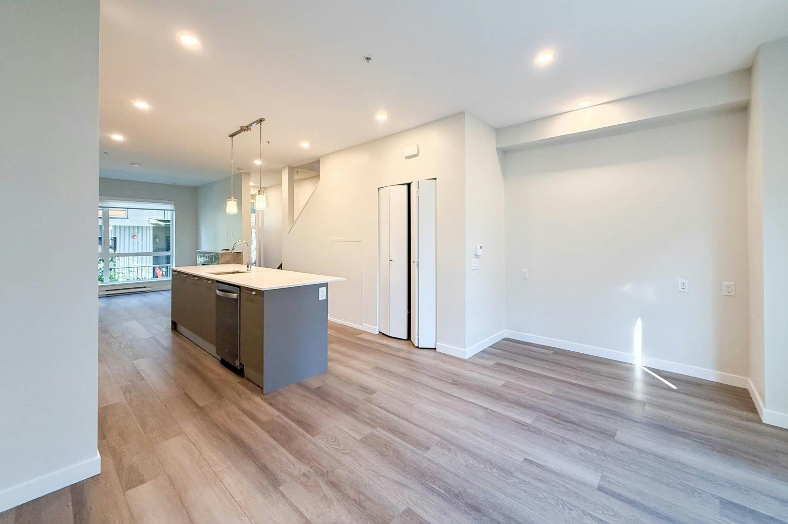 G34-2050 E 20 Avenue, Vancouver, BC, V5N 2L2 - 12